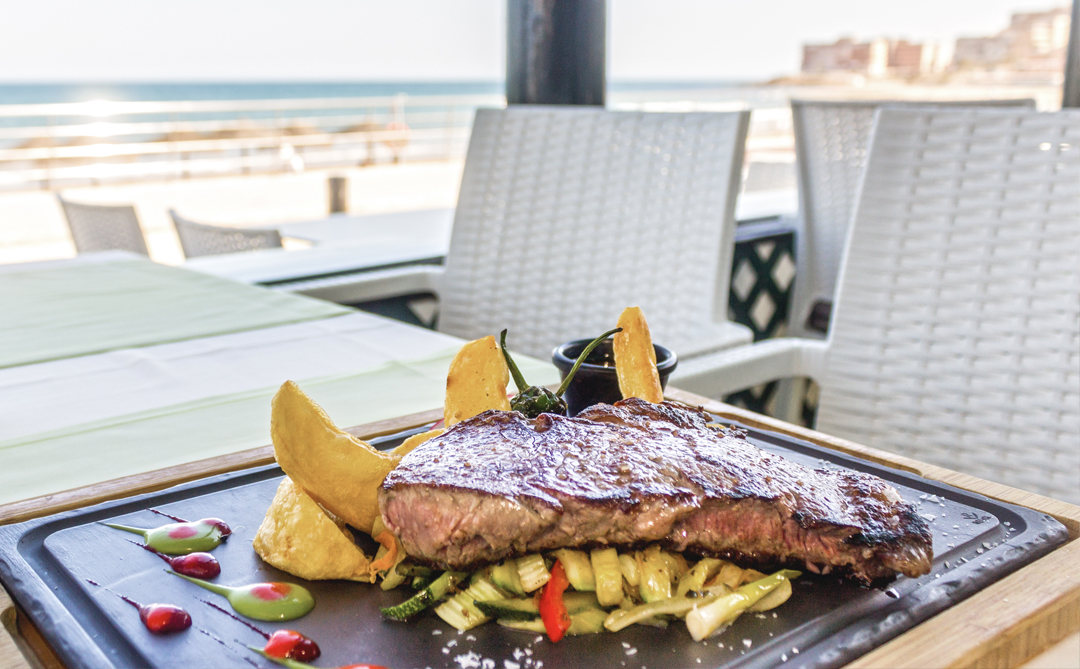 Restaurant Vela Beach in Torre La Mata Torrevieja