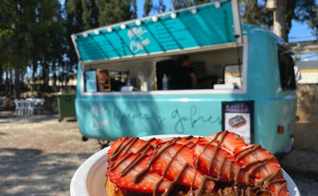 Torrevieja Street Food market and vintage food trucks