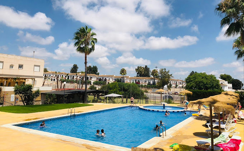 Where to find the best swimming pools in Orihuela Costa