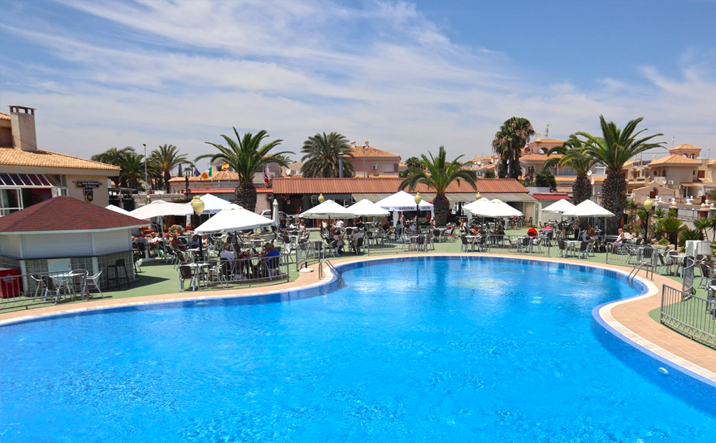 Bars and restaurants with pools in Orihuela Costa